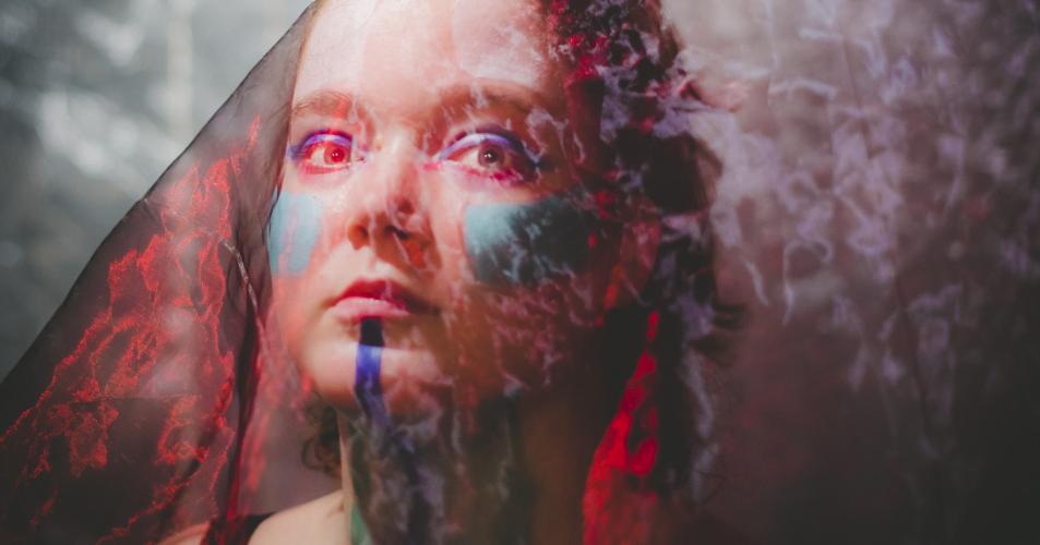 Promobeeld Axelle schiet eerst de vrouwen neer
